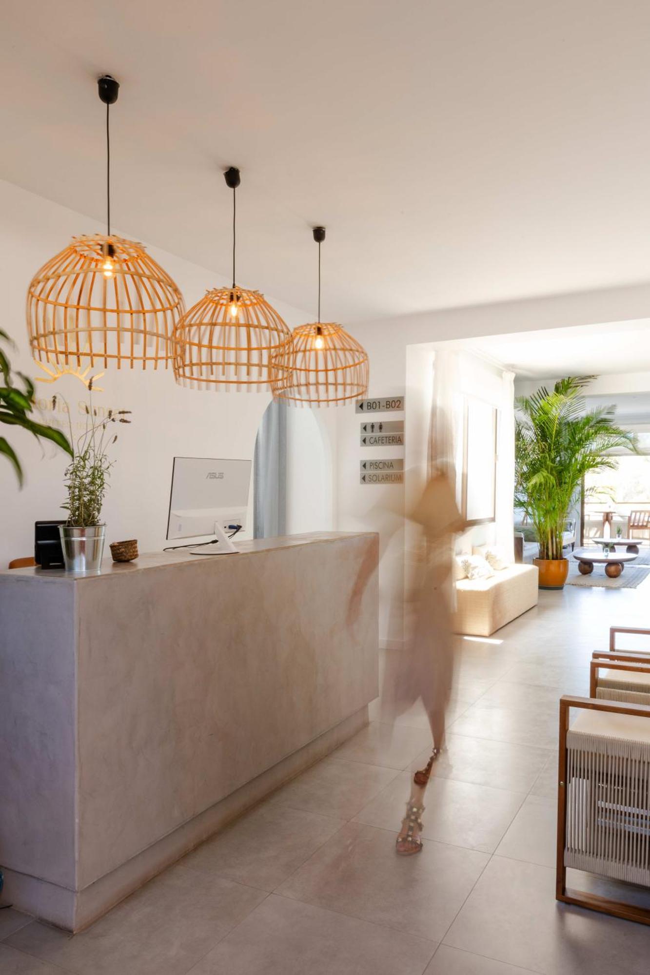 Sant Antoni de Portmany Victoria Sunset Suites מראה חיצוני תמונה