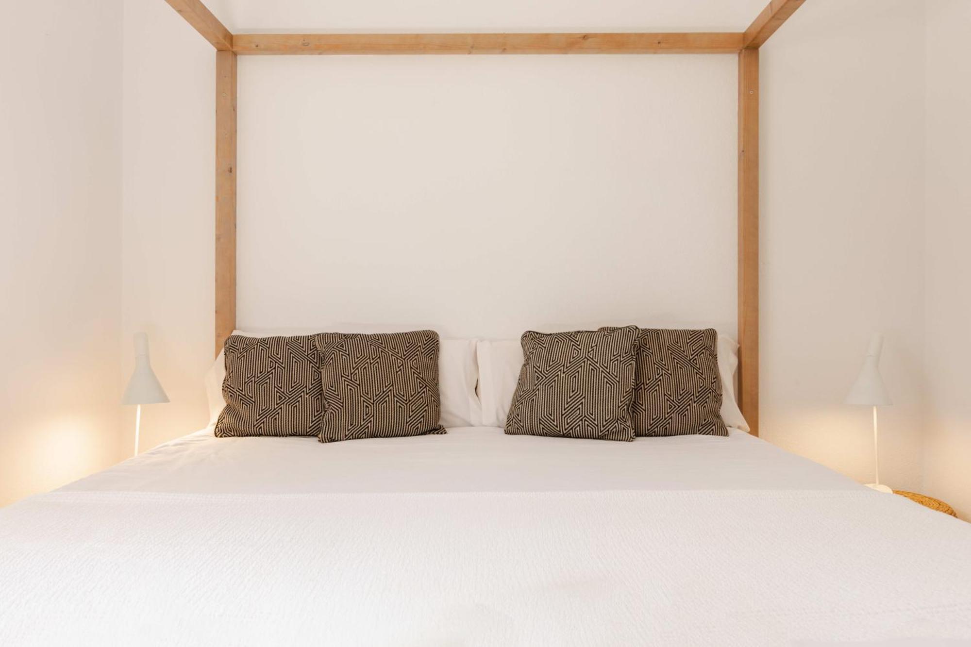 Sant Antoni de Portmany Victoria Sunset Suites מראה חיצוני תמונה